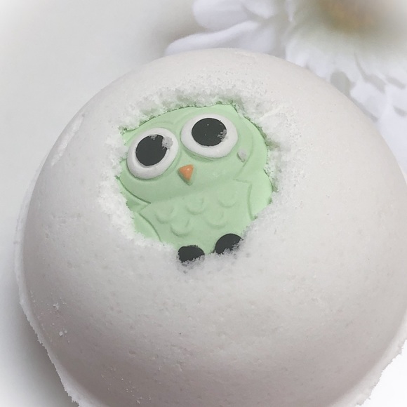 Adorable Set of Owl Effervescent XL Bath Bombs - Picture 3 of 4